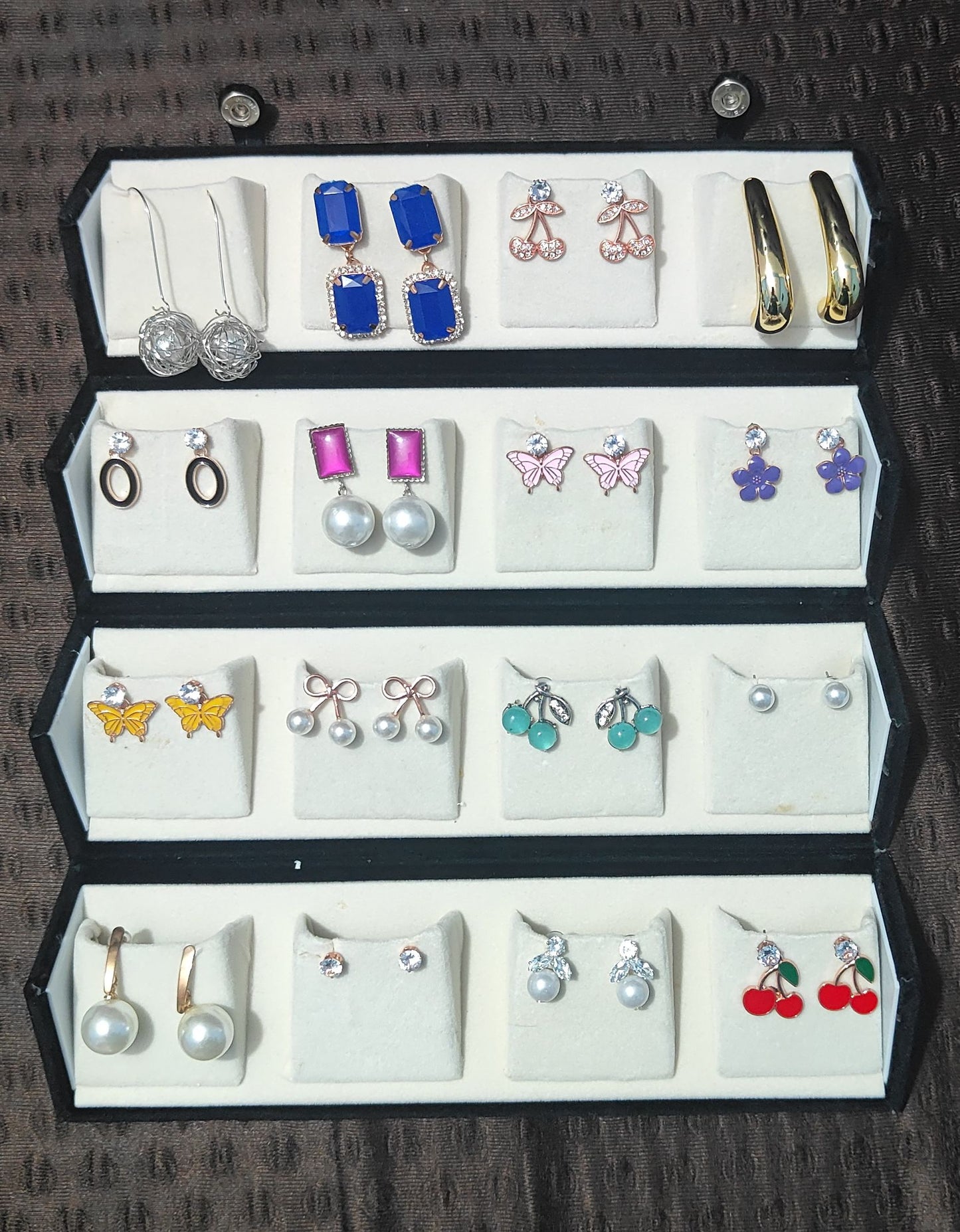 16 pics earrings multiple design earrings Box 🎁